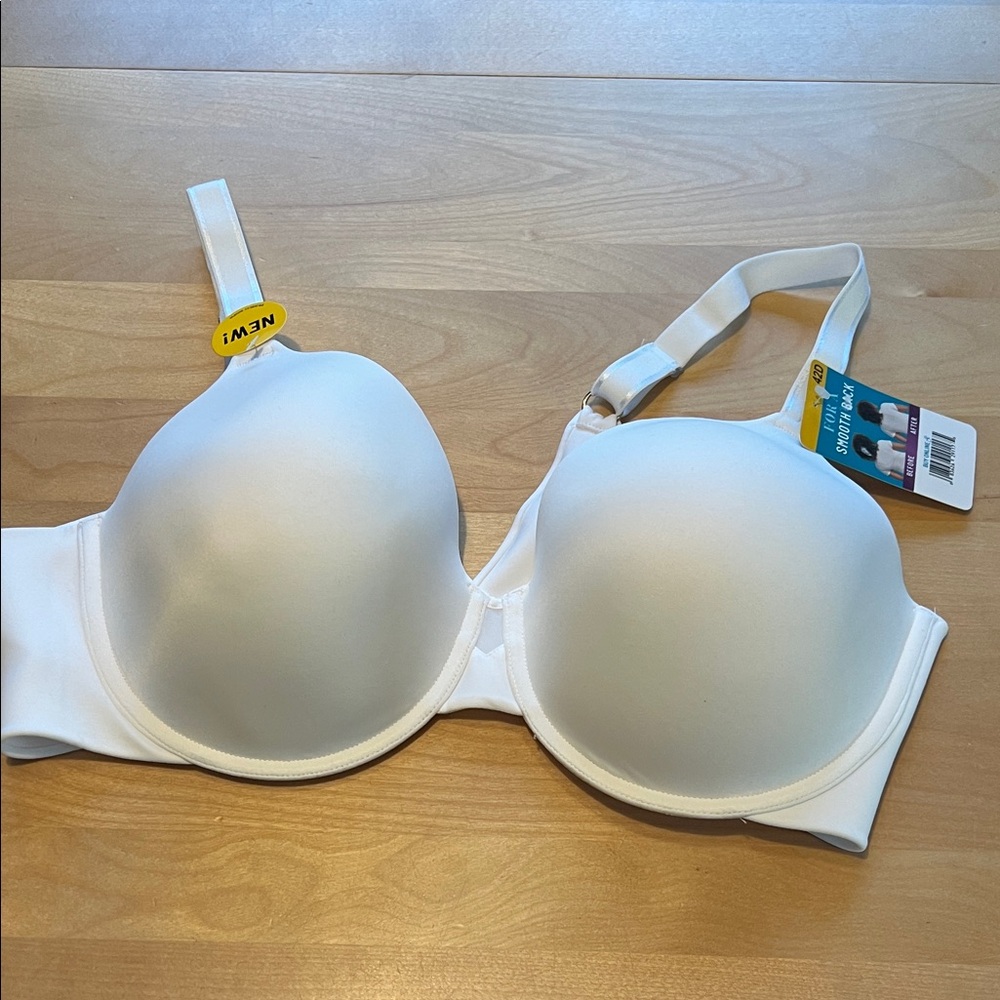 Vanity fair 42D bra NWT smooth back